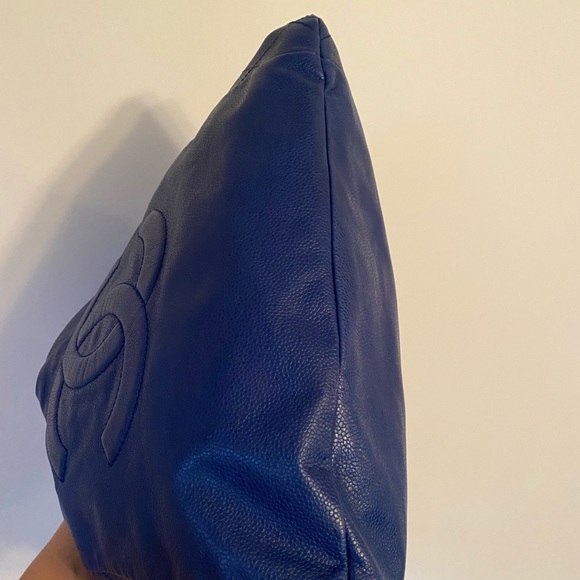 Chanel Large Blue Caviar Drawstring Tote Bag - Picture 8 of 16